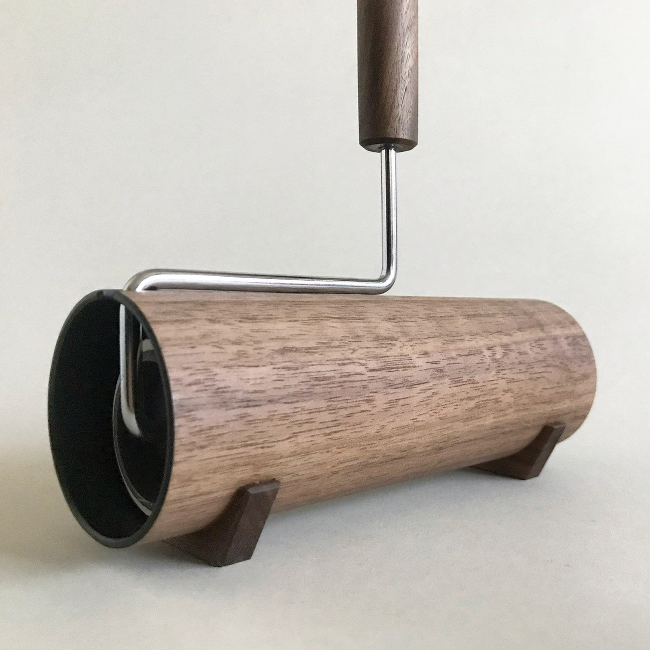 掃除が楽しくなるカーペットクリーナー ウォールナット