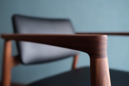 読む椅子　Reading Chair